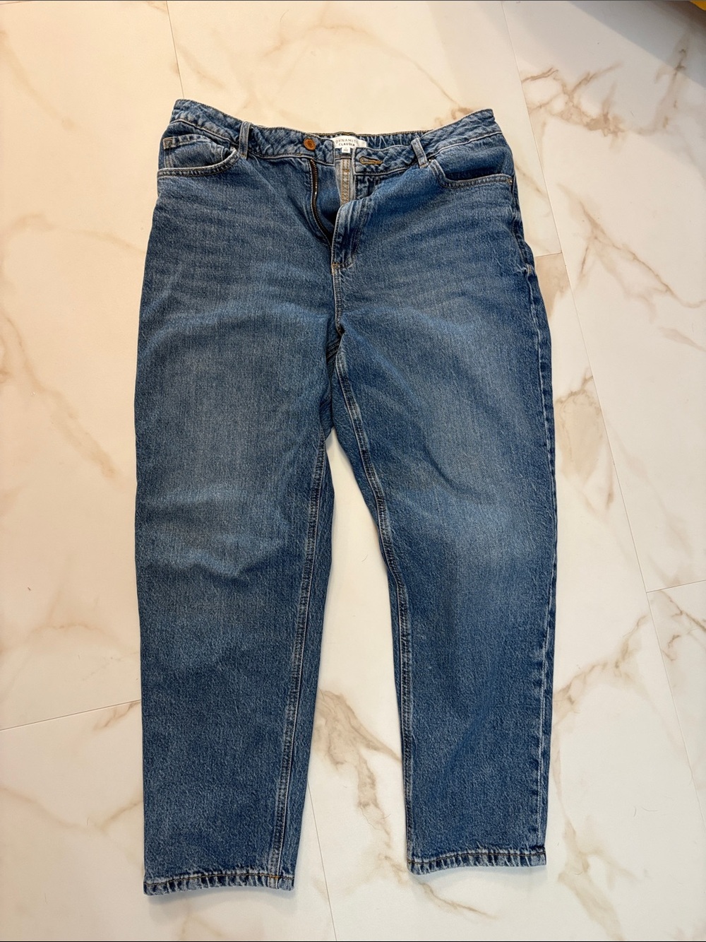 Claudia size 30 Dynamite Straight-Leg Women's Jeans in Medium Blue
